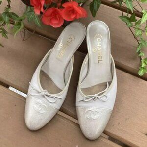 Chanel White Pearls Mule Wedding Shoe Size 36.5